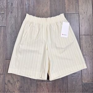 Lululemon Stretch Woven Ruffle-Waist High-Rise Short 9" Upright Stripe Max White